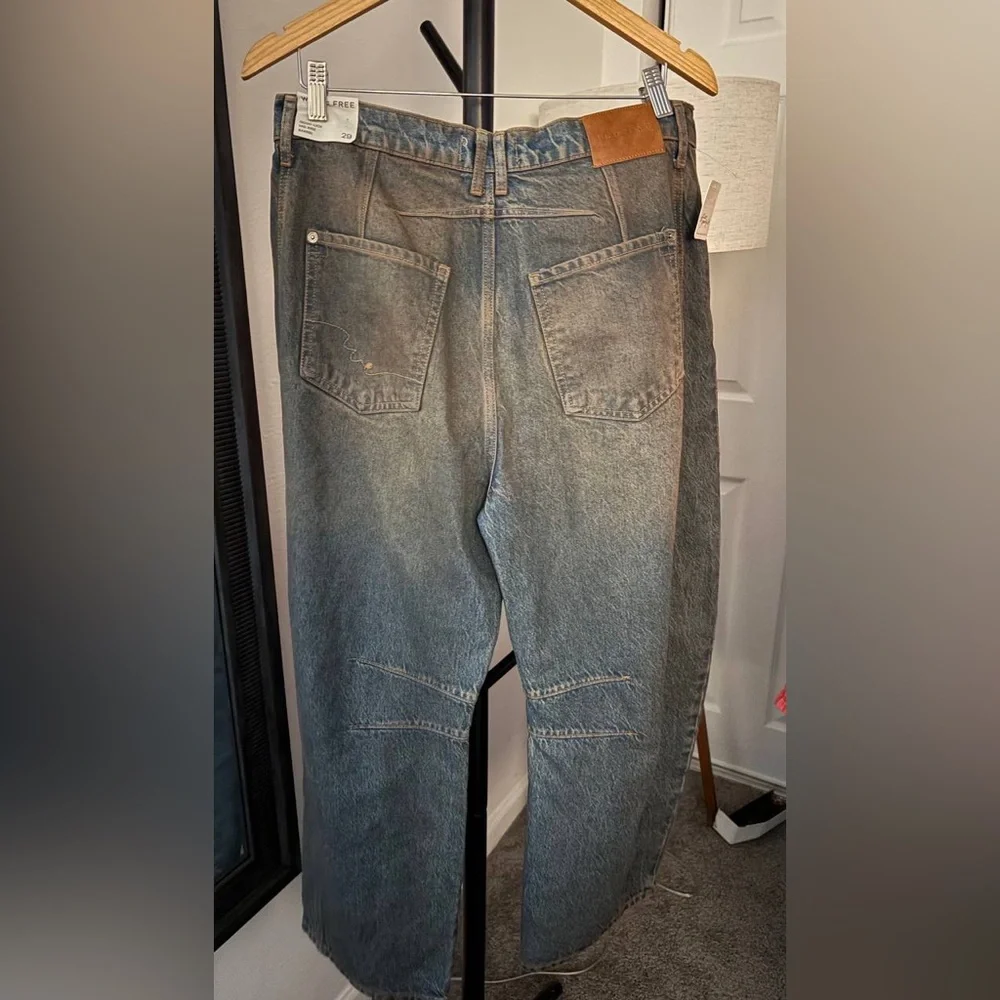 NWT* - We The Free Barrel Jeans - Mid Rise - Lost In The Desert - Size 32 - Picture 11 of 16